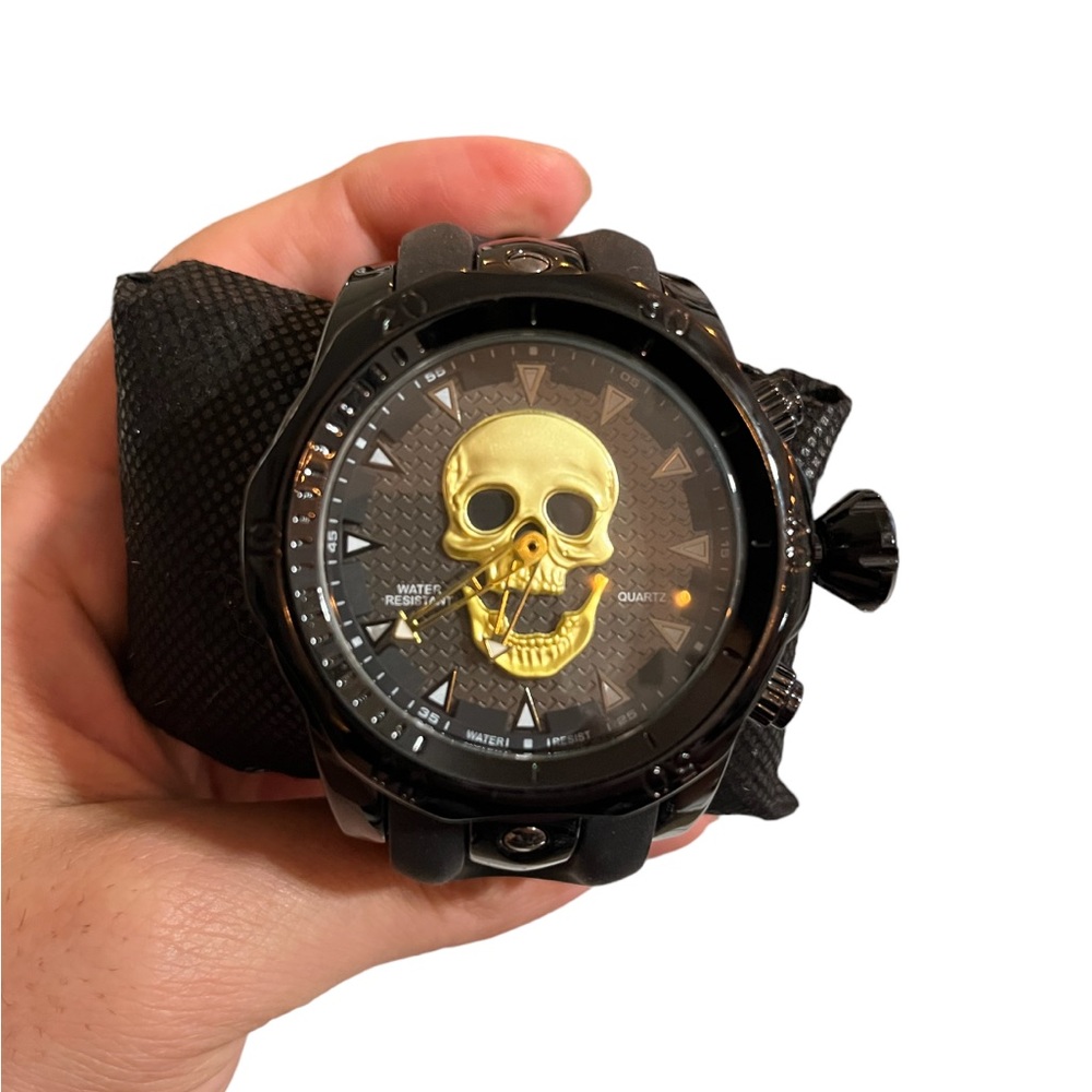 New Men’s skull watch - Picture 8 of 9